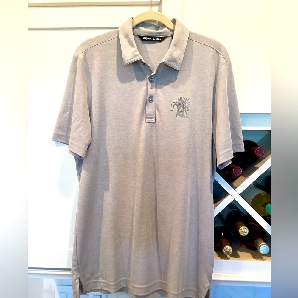 BNWOT. Travis Mathew Golf Shirt. (M)